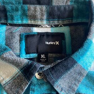 Hurley Plaid Xl LongSleeve Very Soft looks awesome .